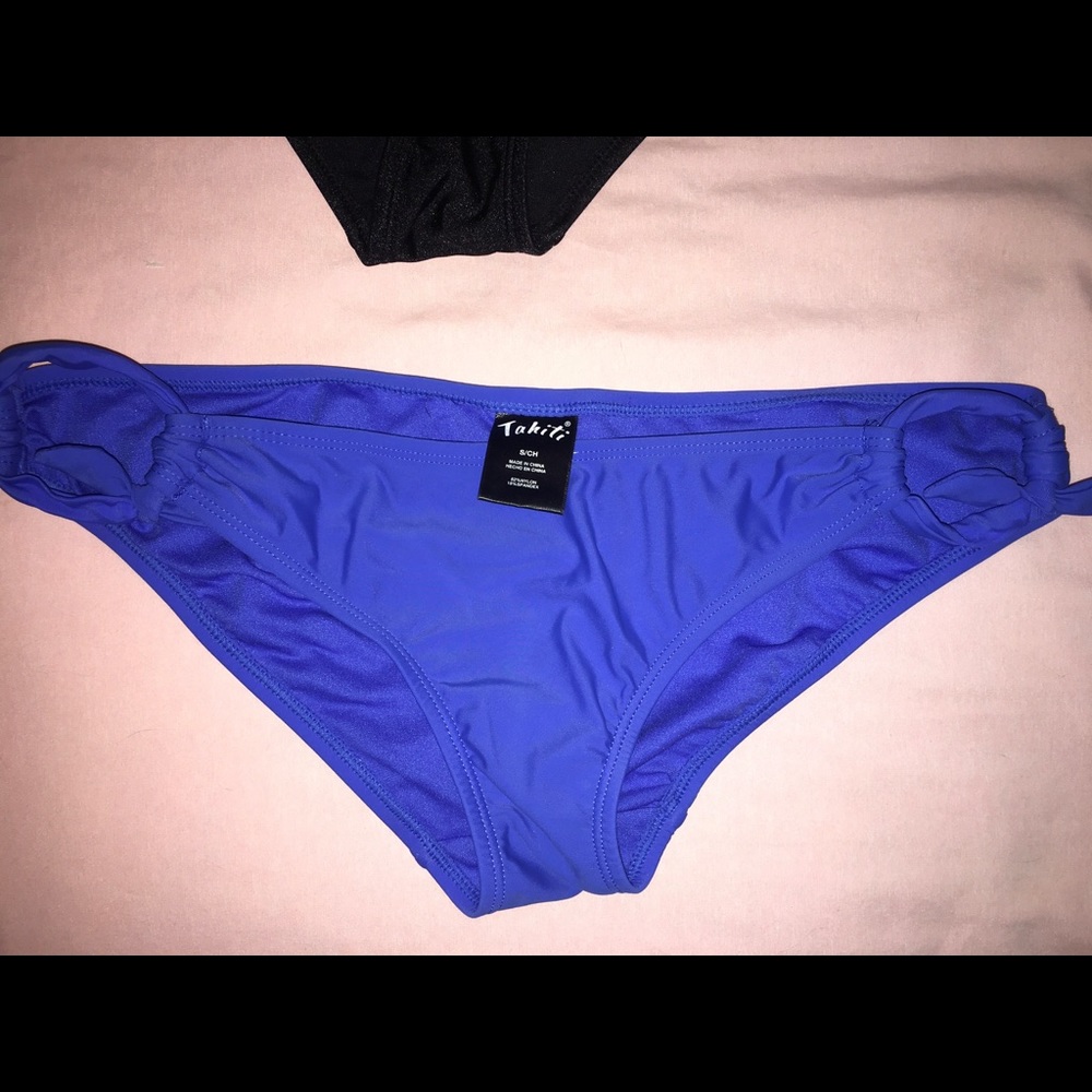 2 bikini bottoms